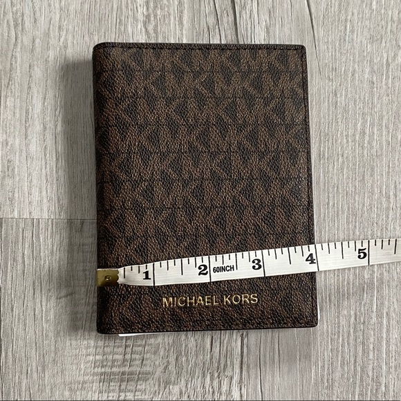 Michael Kors Bedford Travel Passport Wallet - Picture 7 of 9